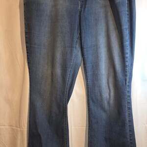 Lane Bryant Tighter Tummy Technology High-Rise Bootcut Jeans 20R